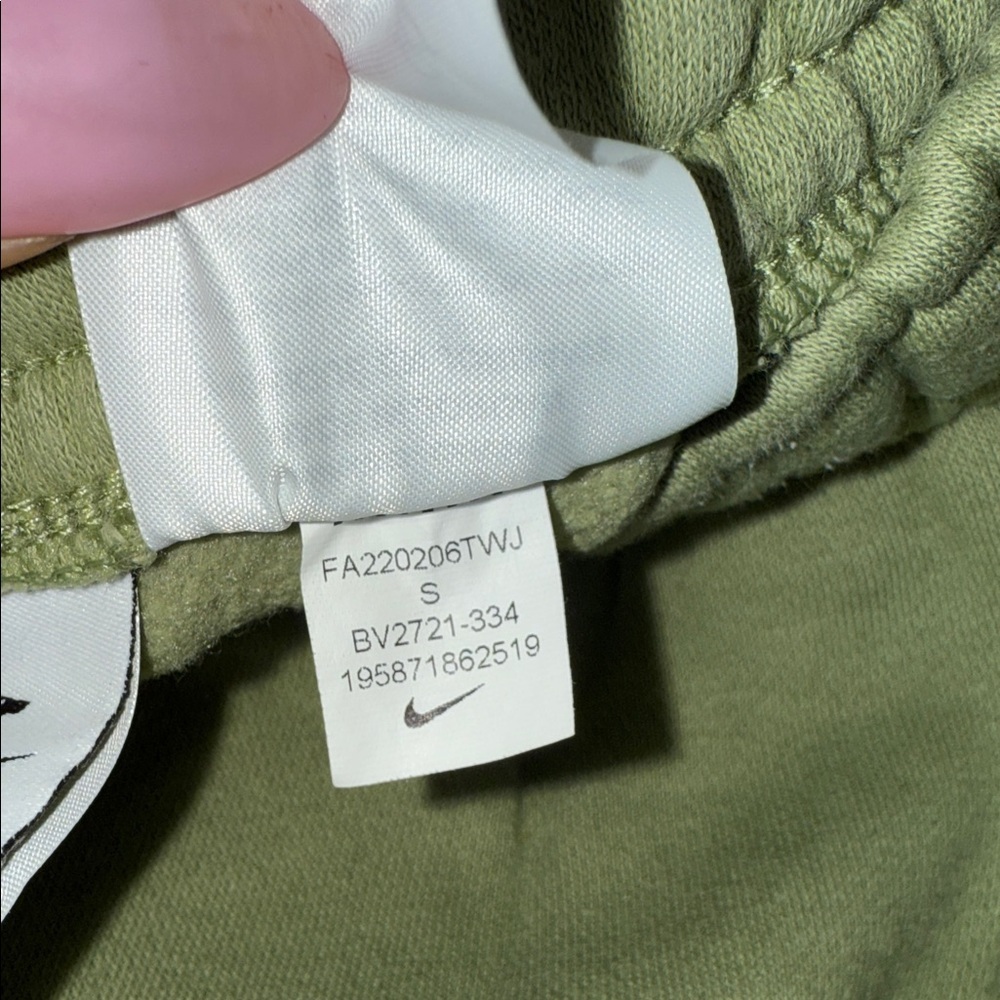 Nike Sportswear Essentials Fleece Shorts - Picture 4 of 13